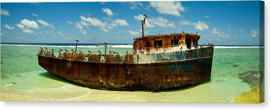 Shipwreck - Clipperton Atoll - Canvas Print